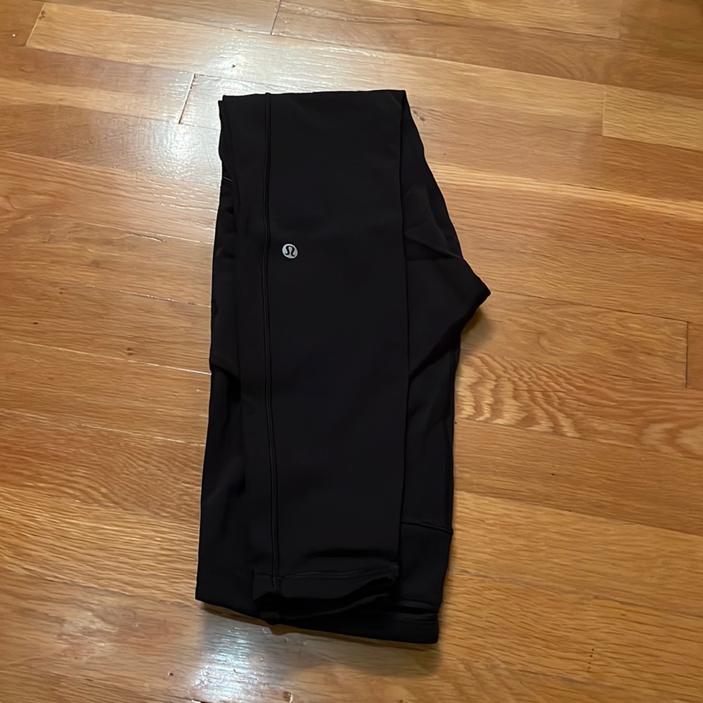 Lululemon black leggings with pockets